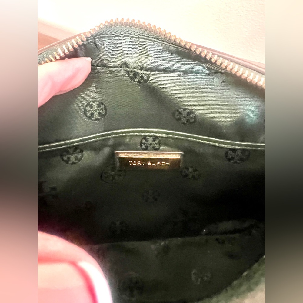 Tory Burch McGraw Camera Bag In Green - Picture 5 of 6